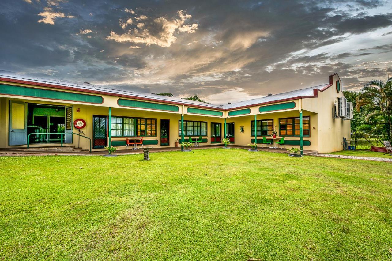 Tropical Lodge Innisfail Buitenkant foto